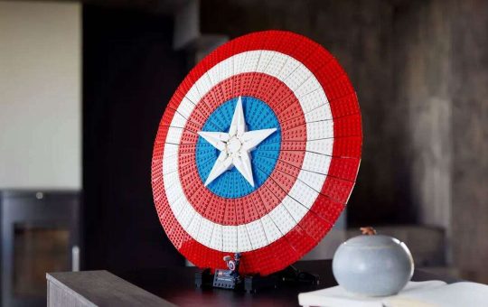 4330390-captain-america-lego.jpg