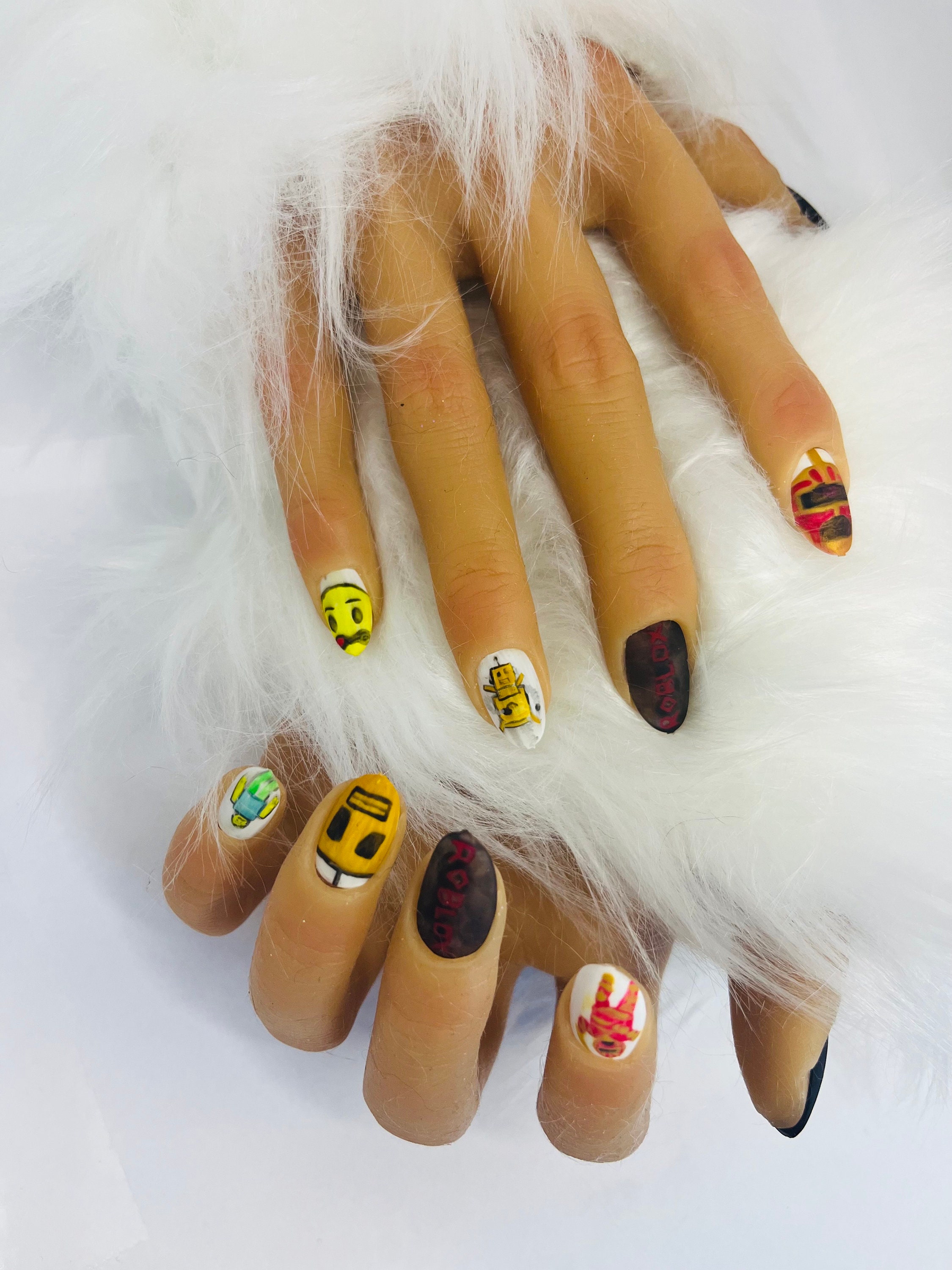 reedem vode nail design it on roblox