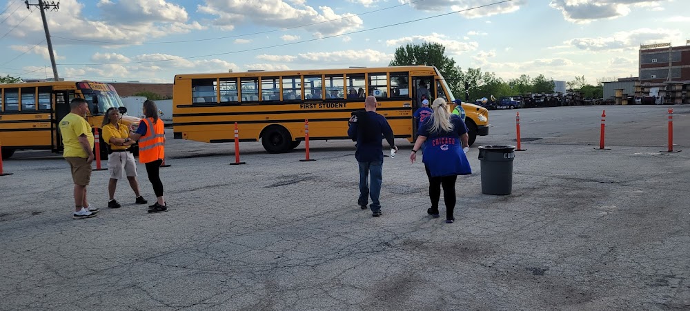 chicago cubs - free night/weekend game remote parking lot reviews
