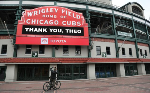 chicago cubs – free night/weekend game remote parking lot reviews