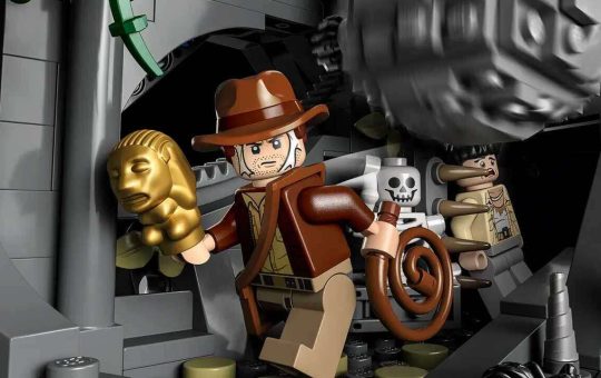 4279309-lego-indy.jpg