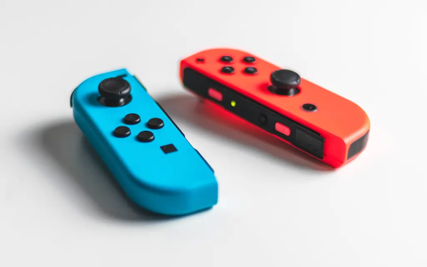 Popular PC & Switch Controller With Built-In Screen Gets Nice Discount